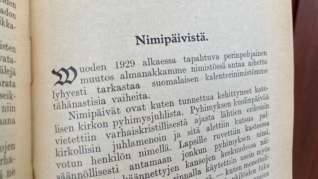 Nimipäivistä. Aarno Malinin kirjoitus vuoden 1929 Kansanvalistusseuran kalenteriin.