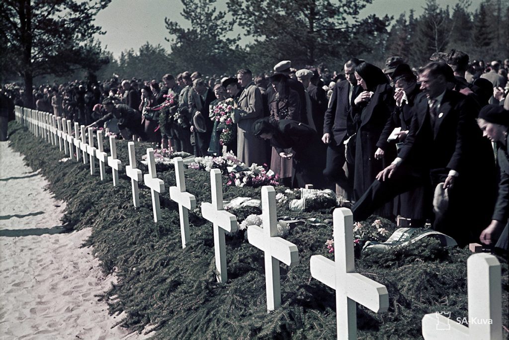 Sankarihautajaiset, Sankarivainajien muistopäivän tilaisuus Joensuussa 19.5.1940. (SA-kuva)